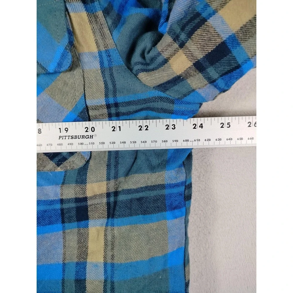 Legendary Whitetails Jacket Mens Large Blue Plaid Flannel Hooded Quilted Shacket